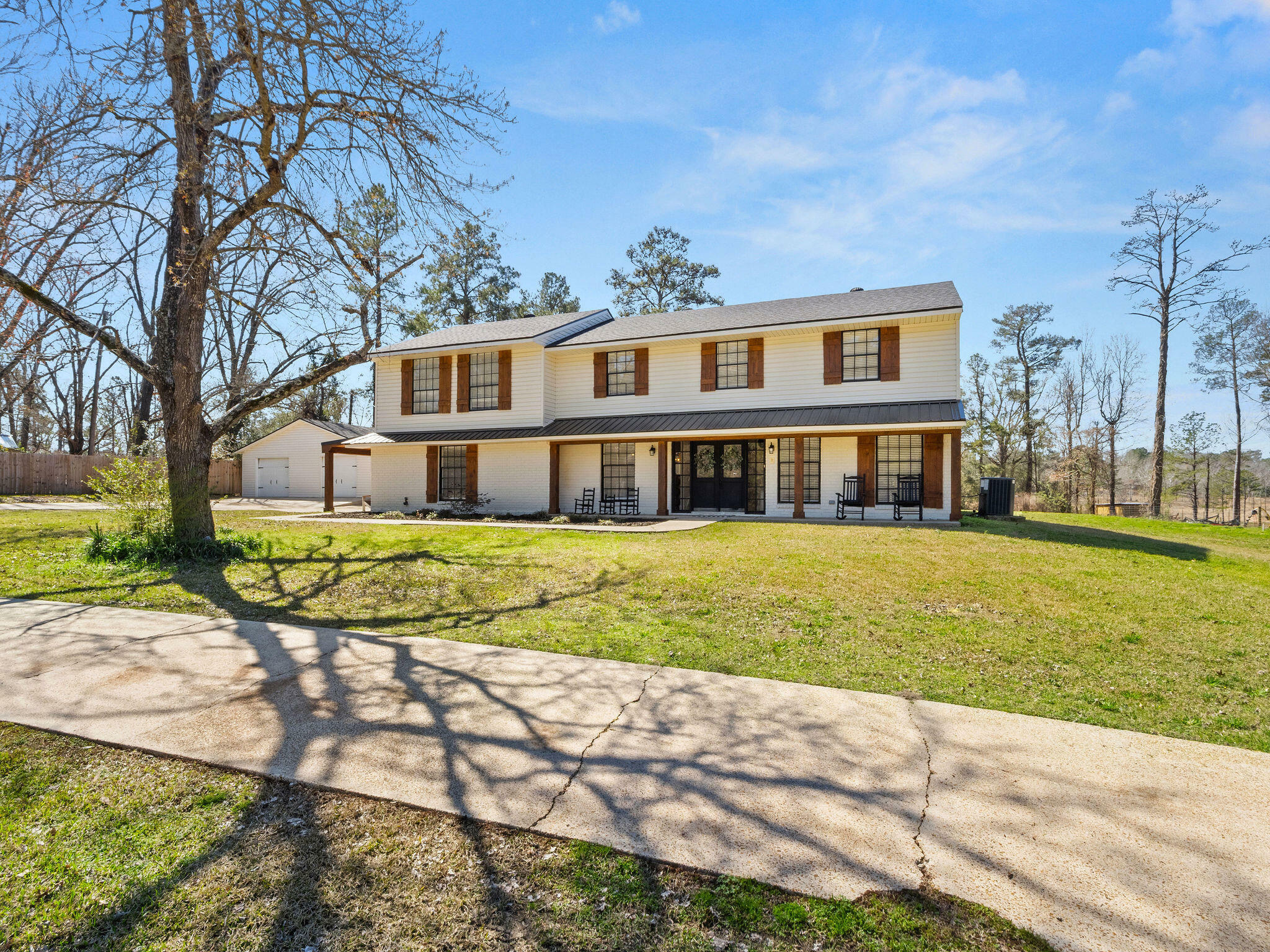 Property Photo:  1691 Lake Vernon Rd  LA 71446 