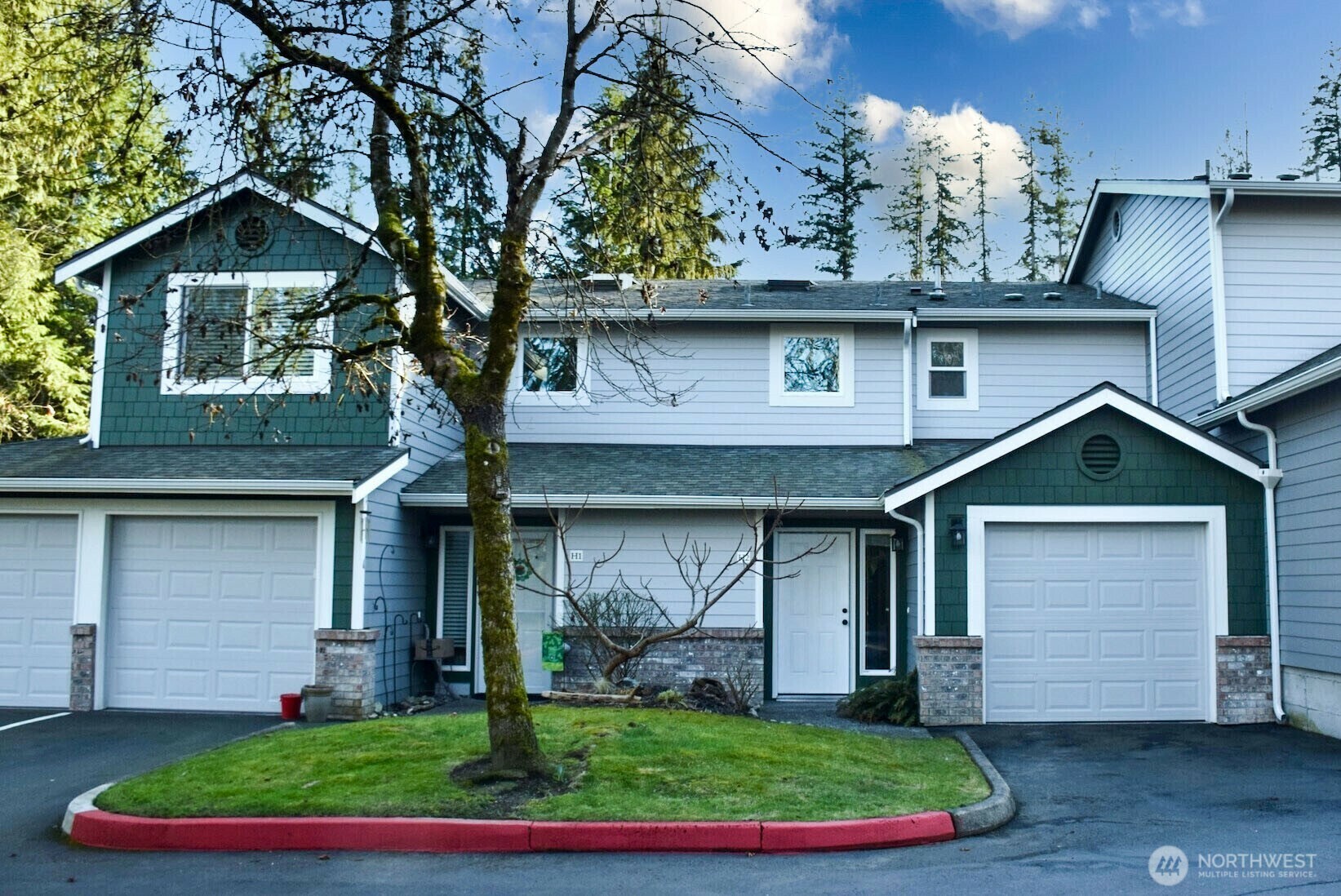 Property Photo:  23131  15th Avenue SE H-2  WA 98021 