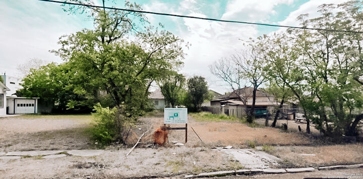 Property Photo: 528 S Olive St TX 78203