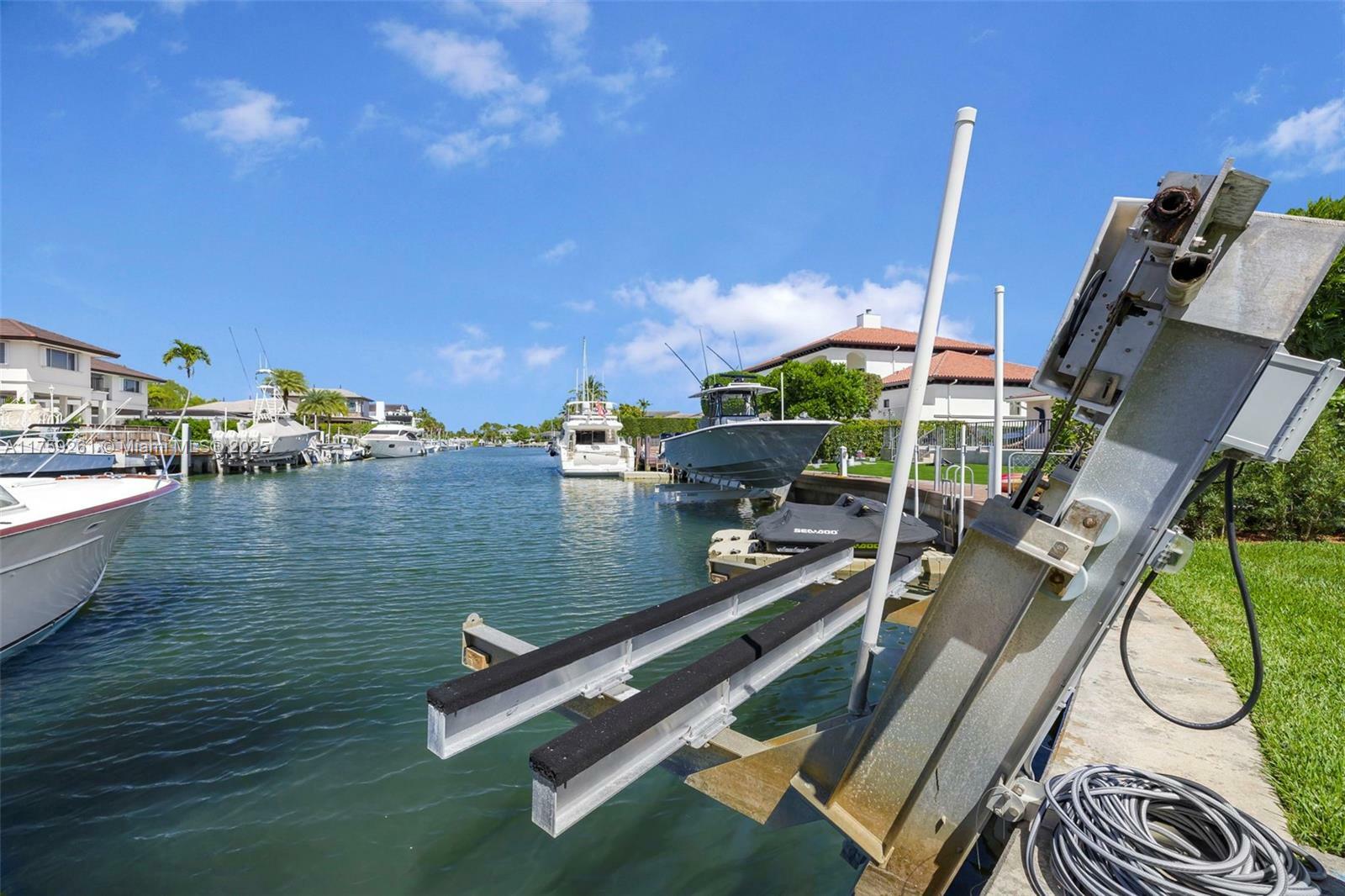 Property Photo: 1117 Bella Vista Ave FL 33156