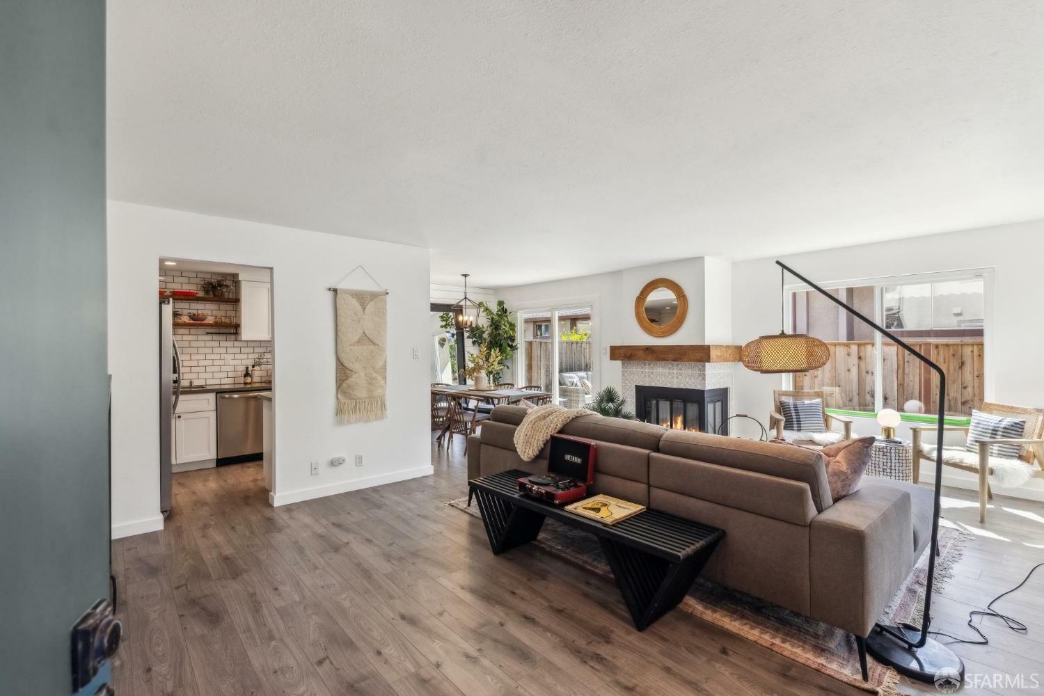 Property Photo: 19 Vistaview Court CA 94124