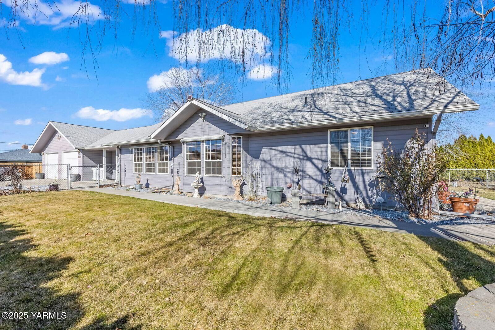 Property Photo:  2805 Powerhouse Rd  WA 98902 