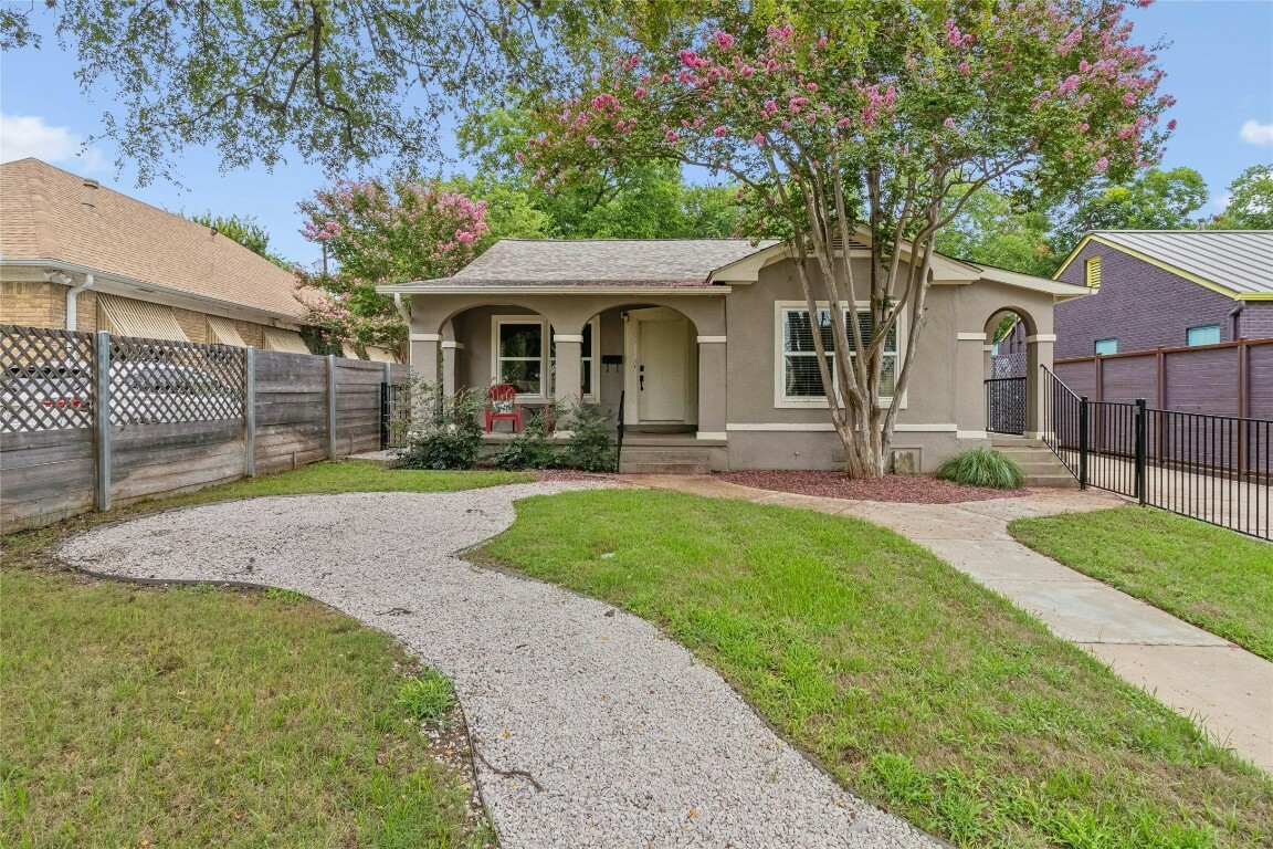 Property Photo: 1409 Newfield Lane TX 78703