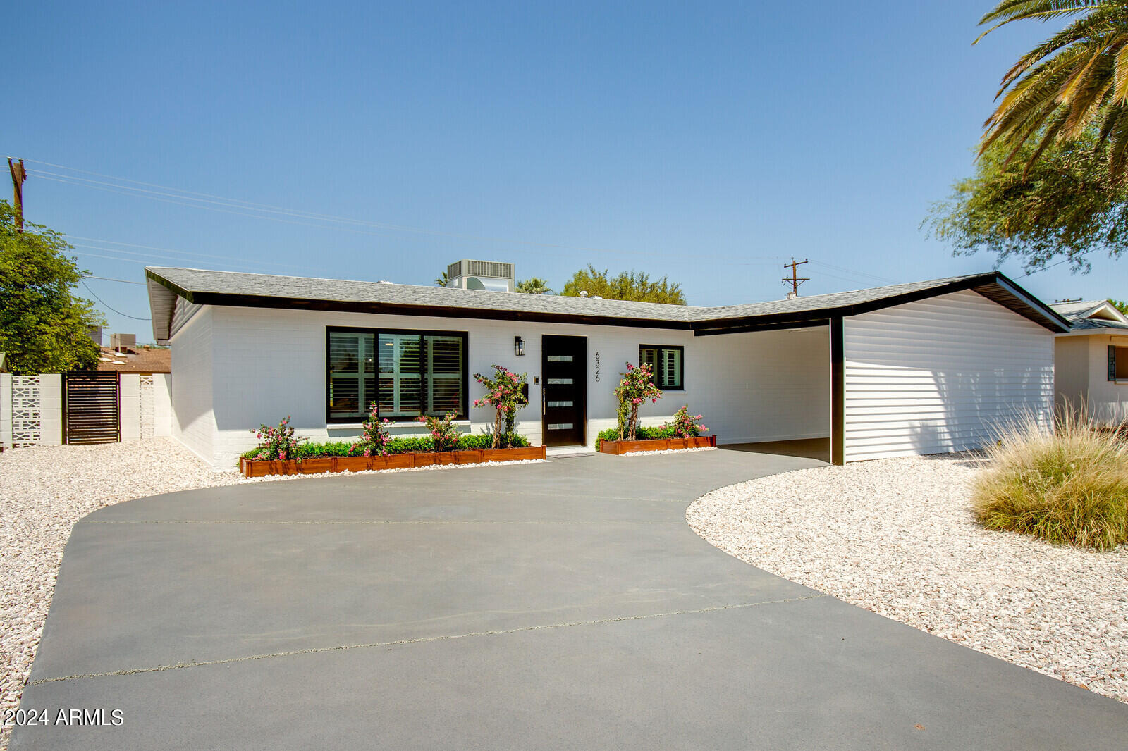 Property Photo: 6326 N 86th Street N AZ 85250