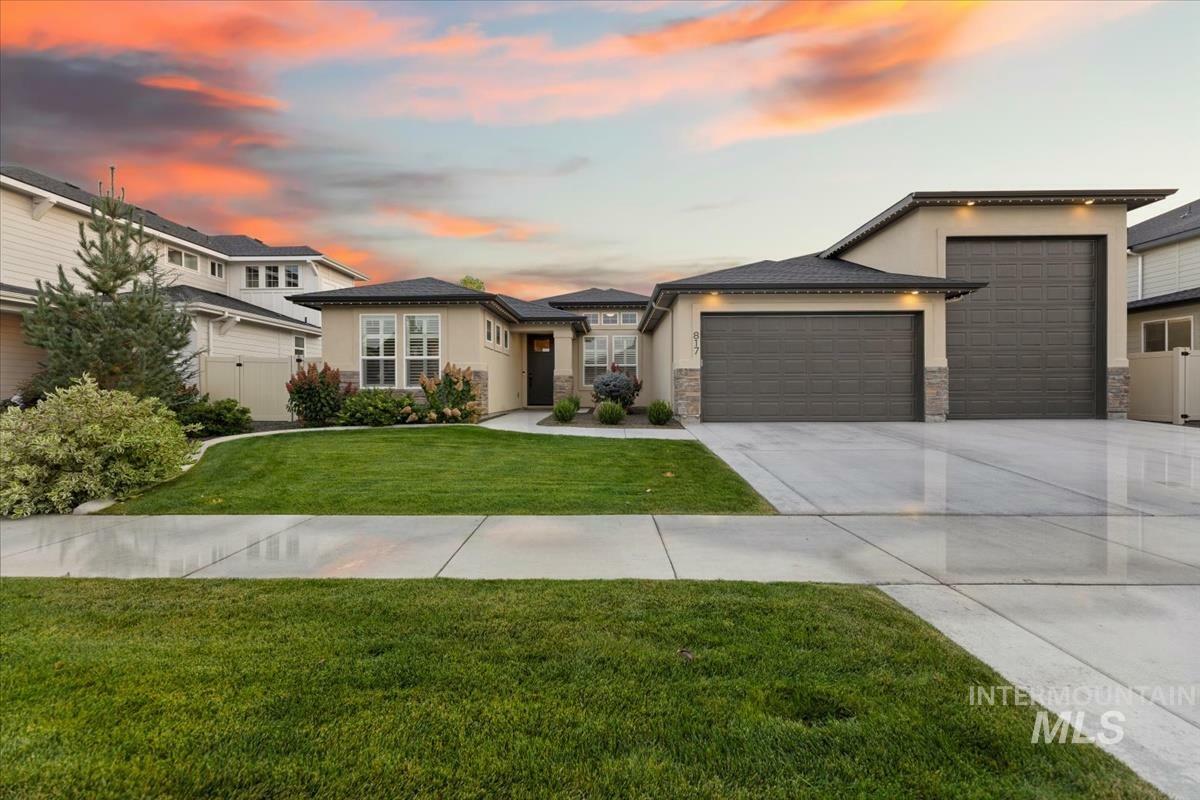 Property Photo: 817 E Territory Street ID 83646