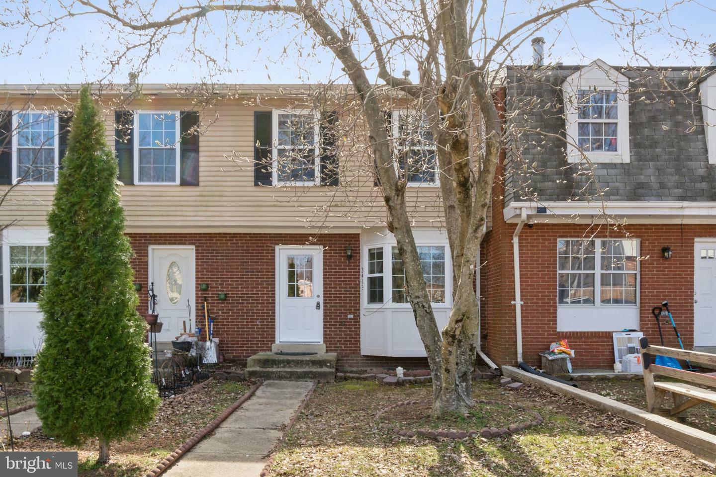 Property Photo:  3413 Castle Hill Drive  VA 22193 