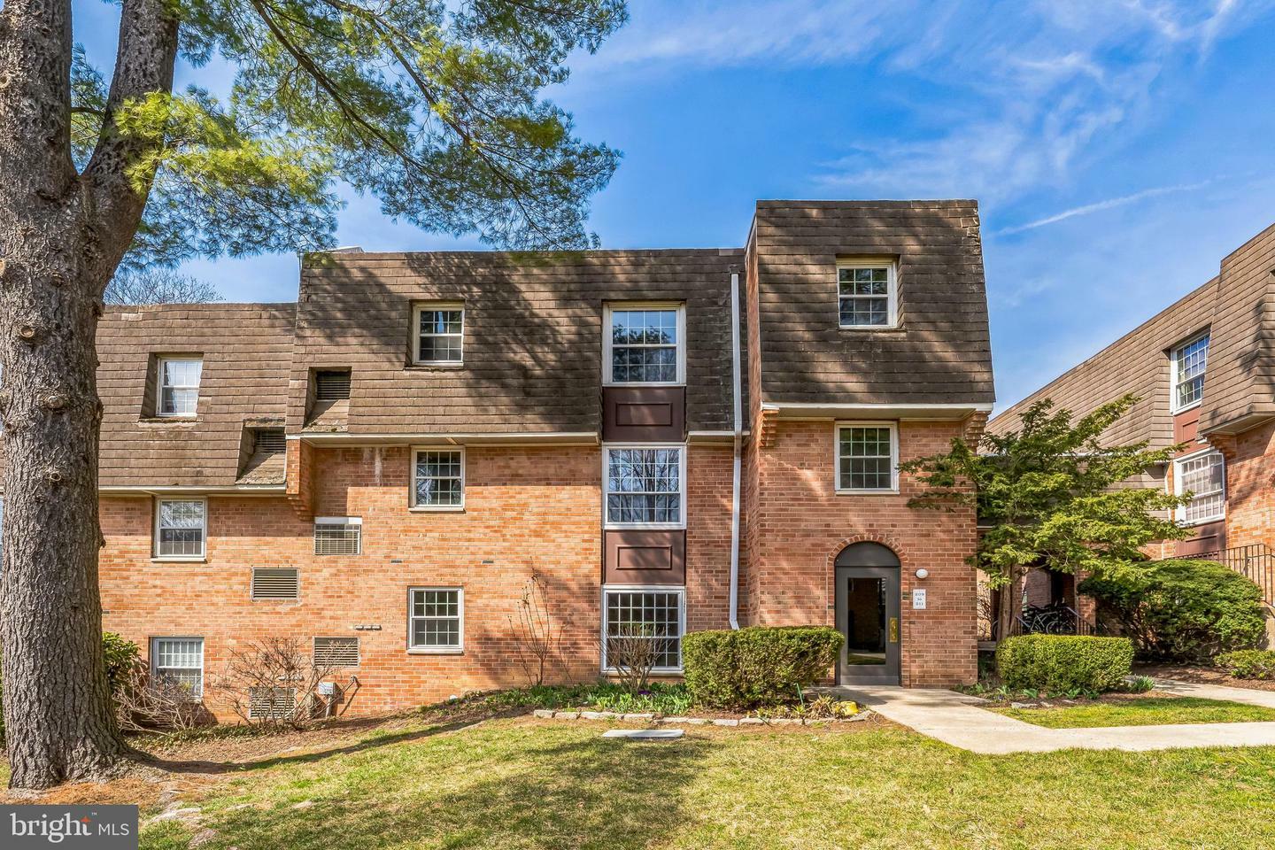 Property Photo: 4000 Gypsy Lane 210 PA 19129