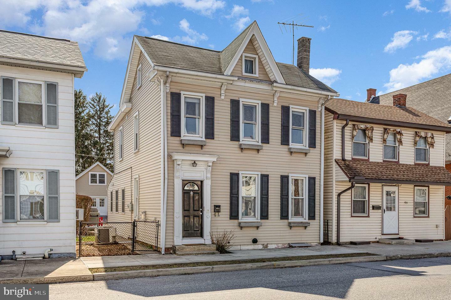 41 W Simpson Street  Mechanicsburg PA 17055 photo