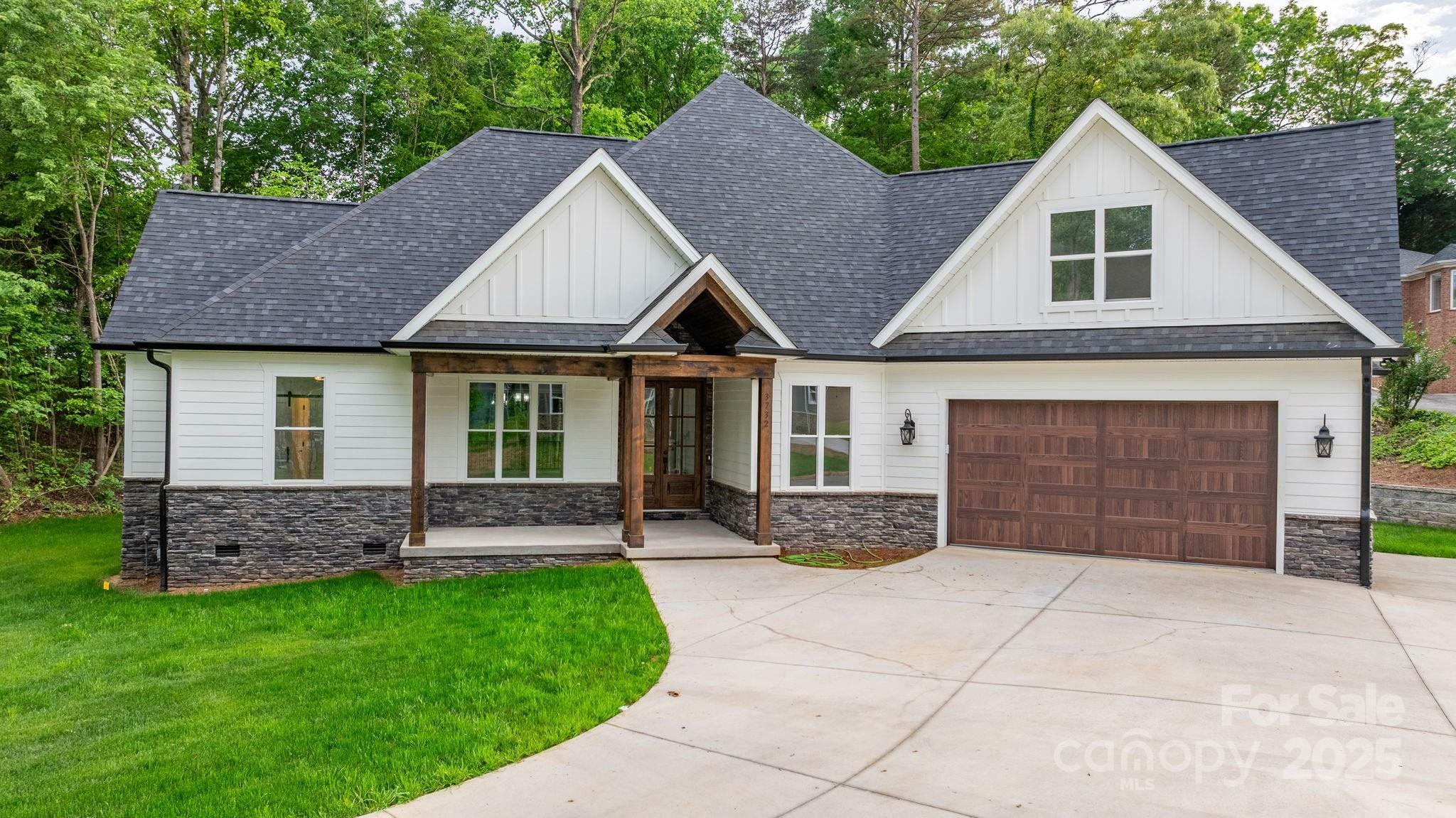 Property Photo: 3732 Whitney Drive NE NC 28601