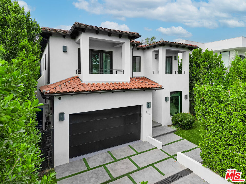 Property Photo: 741 N Vista St CA 90046