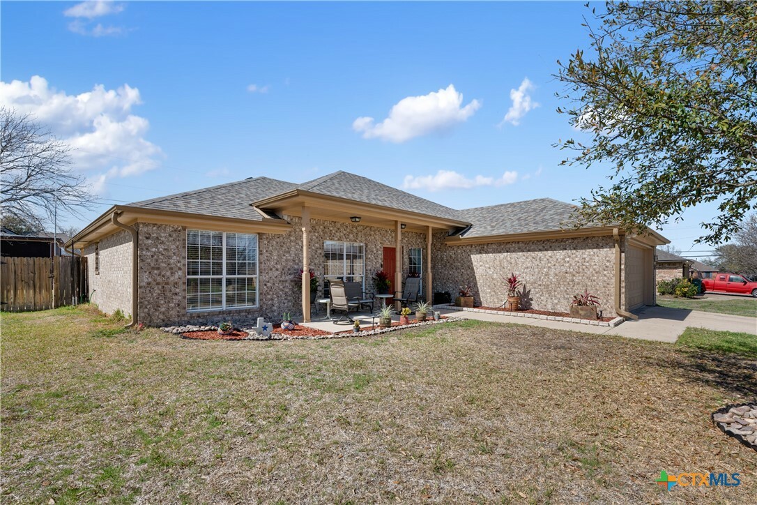 Property Photo:  402 Jason Drive  TX 76548 