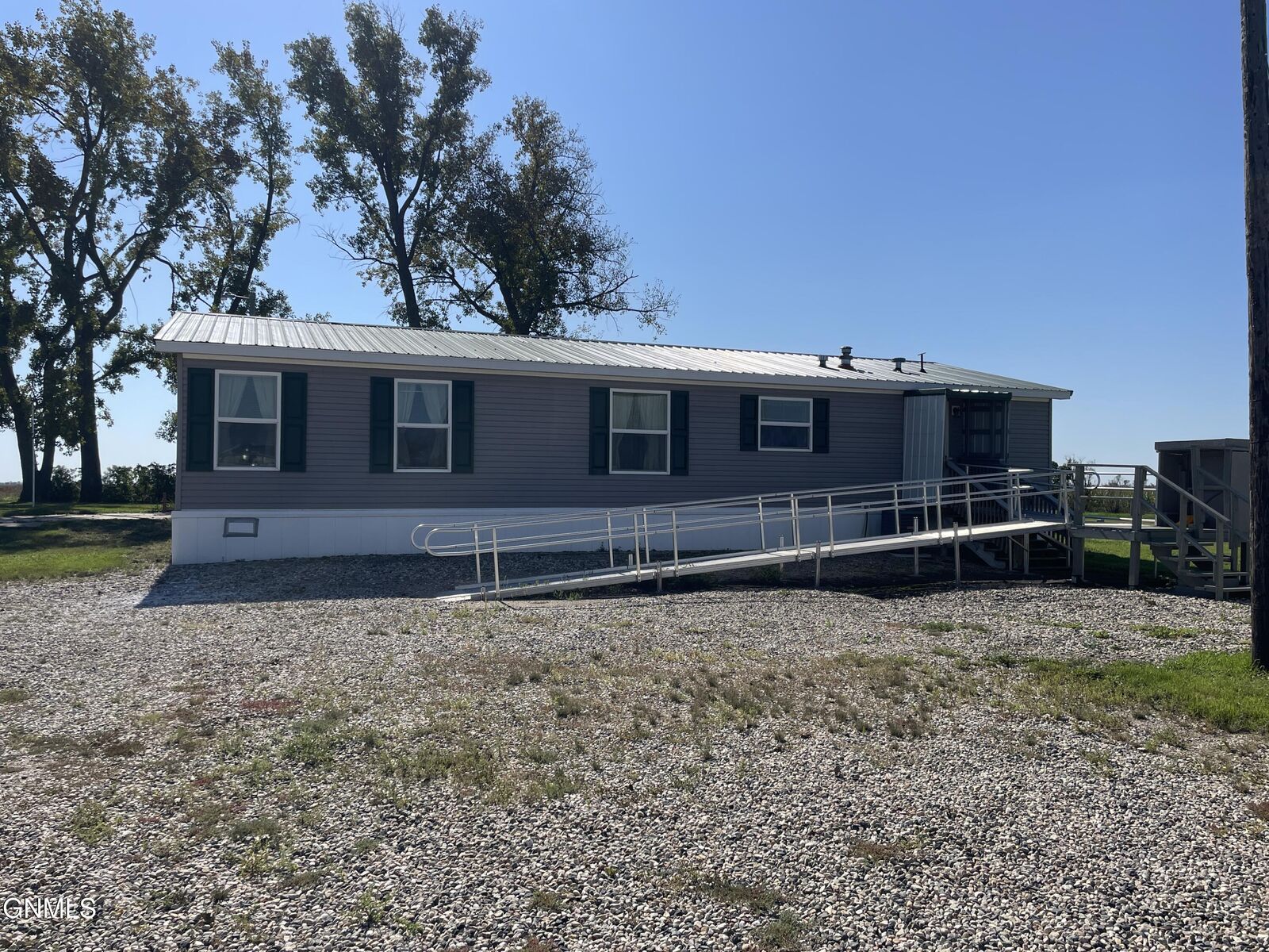 Property Photo:  85 Elevator Road  ND 58421 