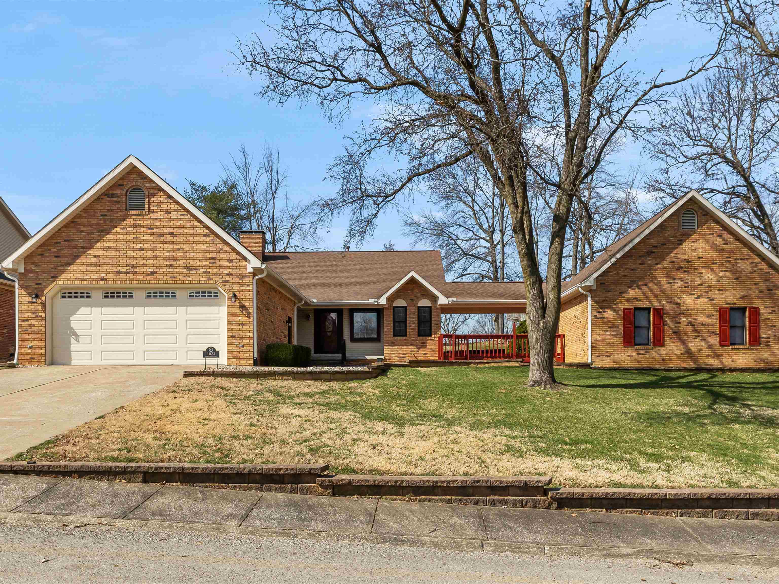 Property Photo:  1023 Parkwood Ct  KY 42420 