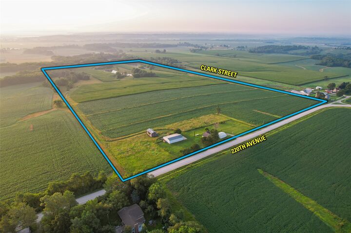 Property Photo: 3333 220th Avenue IA 50118