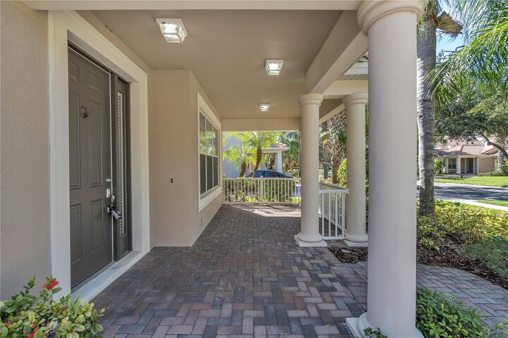 Property Photo:  11754 Barletta Drive  FL 32827 