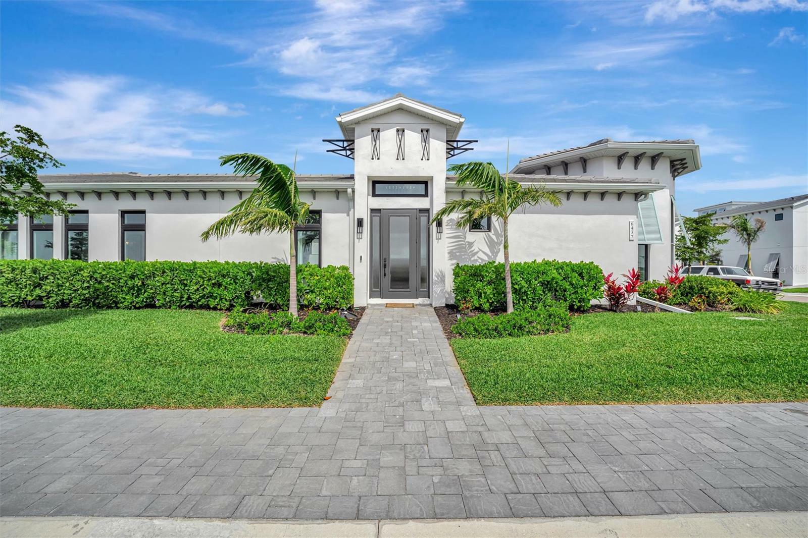 Property Photo:  6437 Spanish Bayonet Way  FL 34210 