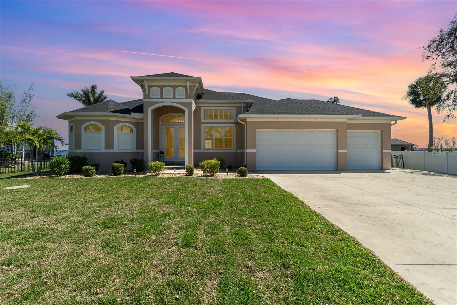 Property Photo: 4450 Northshore Drive FL 33980
