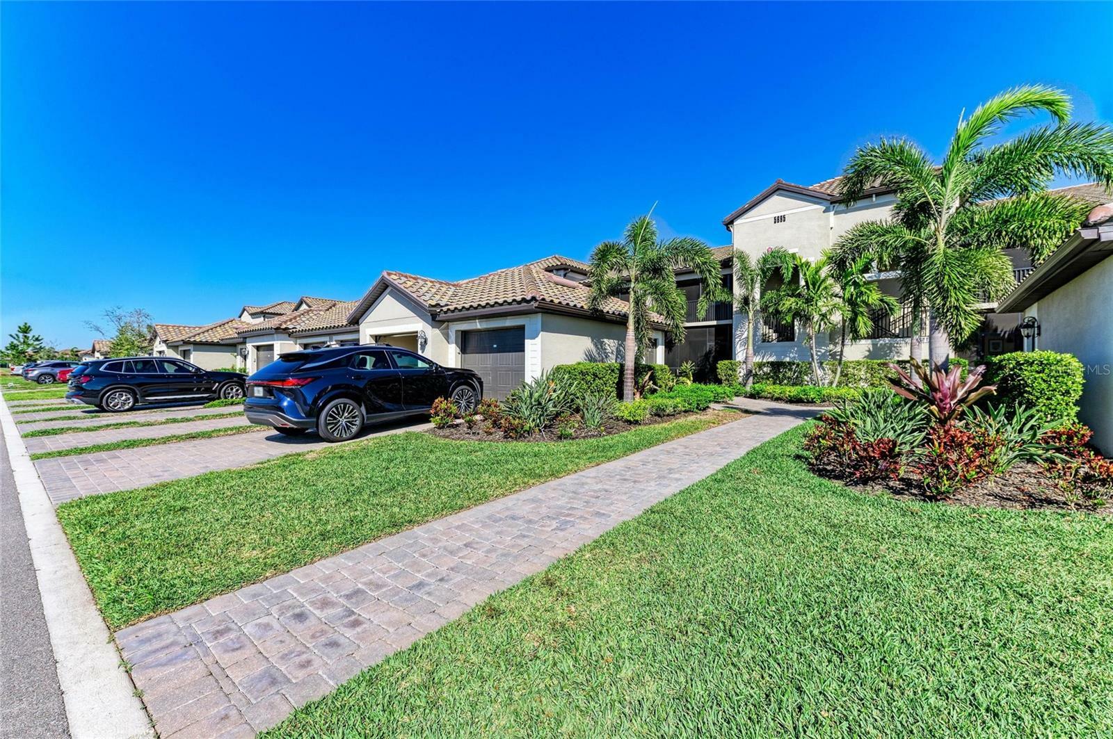 Property Photo:  5695 Palmer Circle 101  FL 34211 