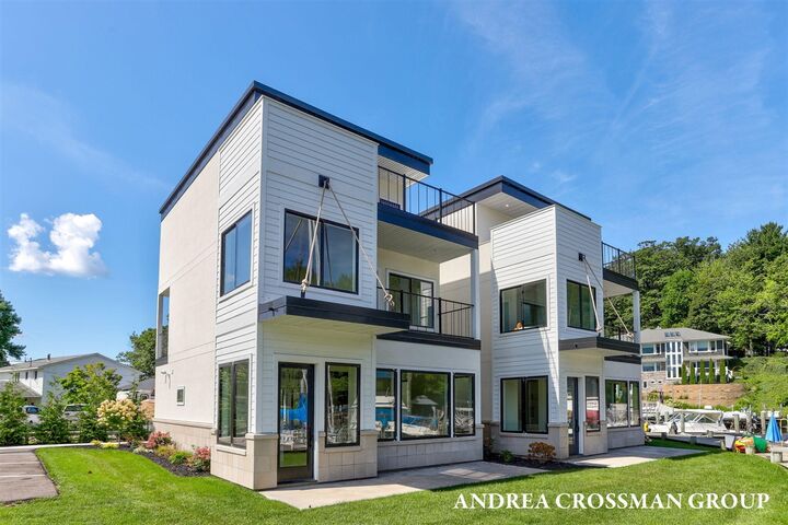 1 N Bailey Avenue #2  South Haven MI 49090 photo