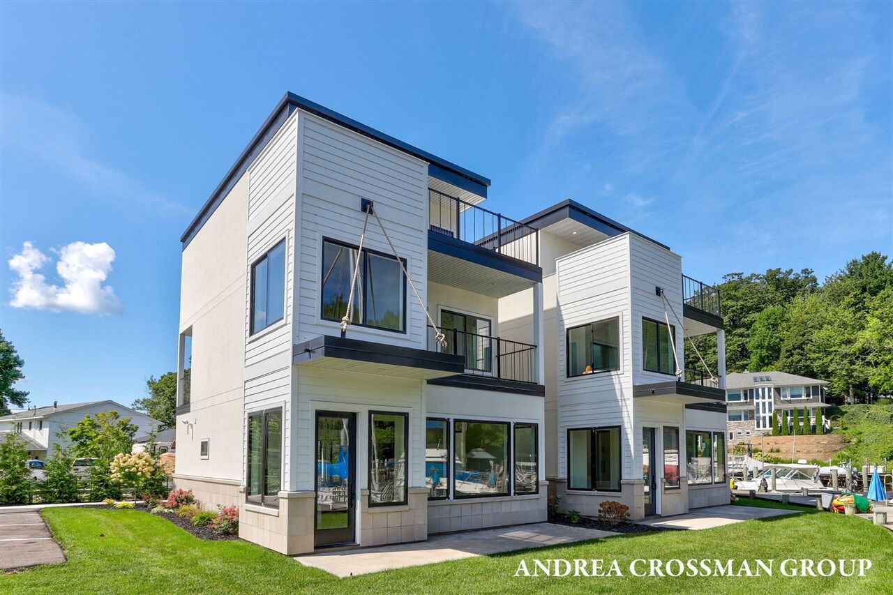 Property Photo: 1 N Bailey Avenue #2 MI 49090