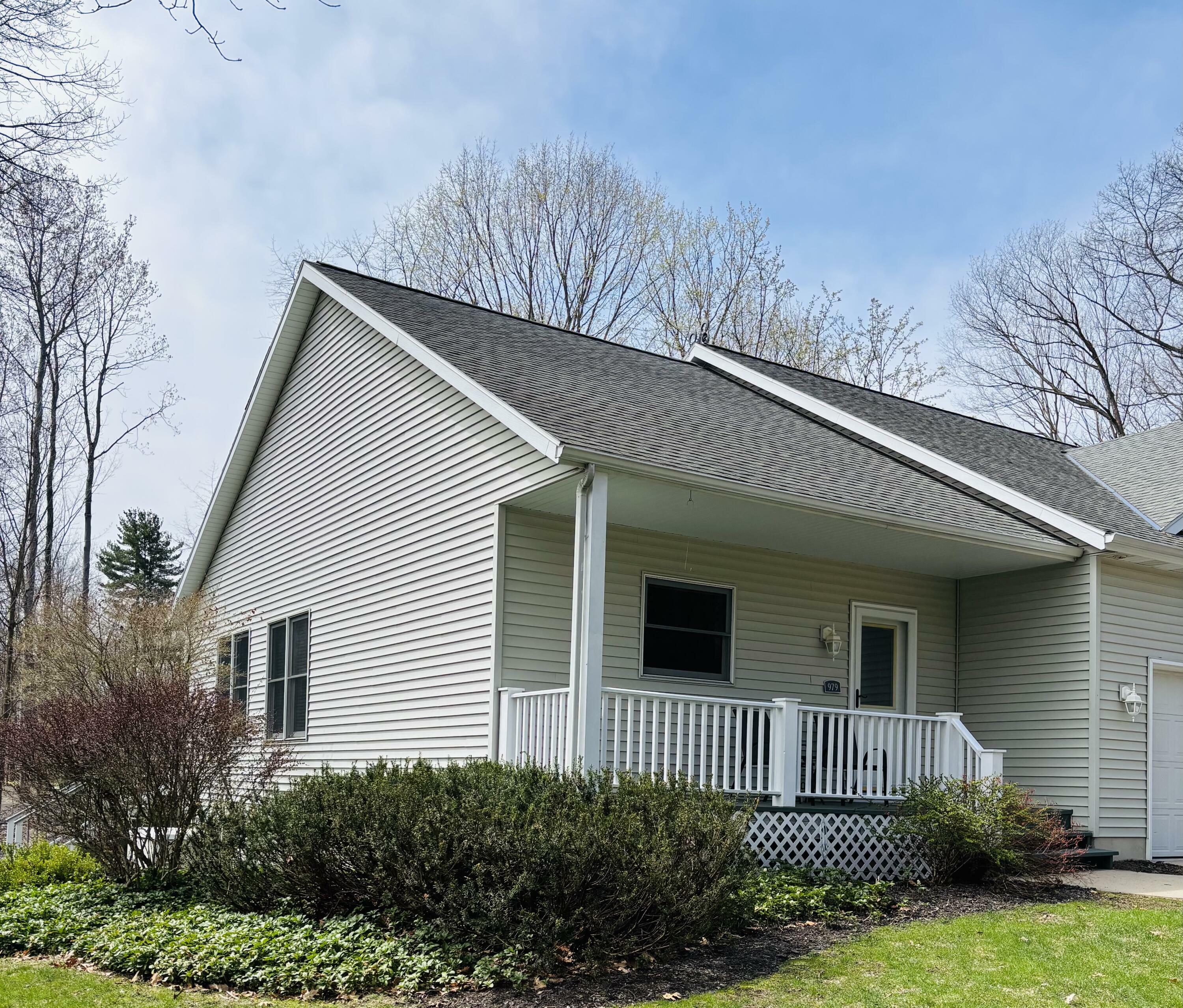 Property Photo: 979 Maple Woods Drive MI 49453