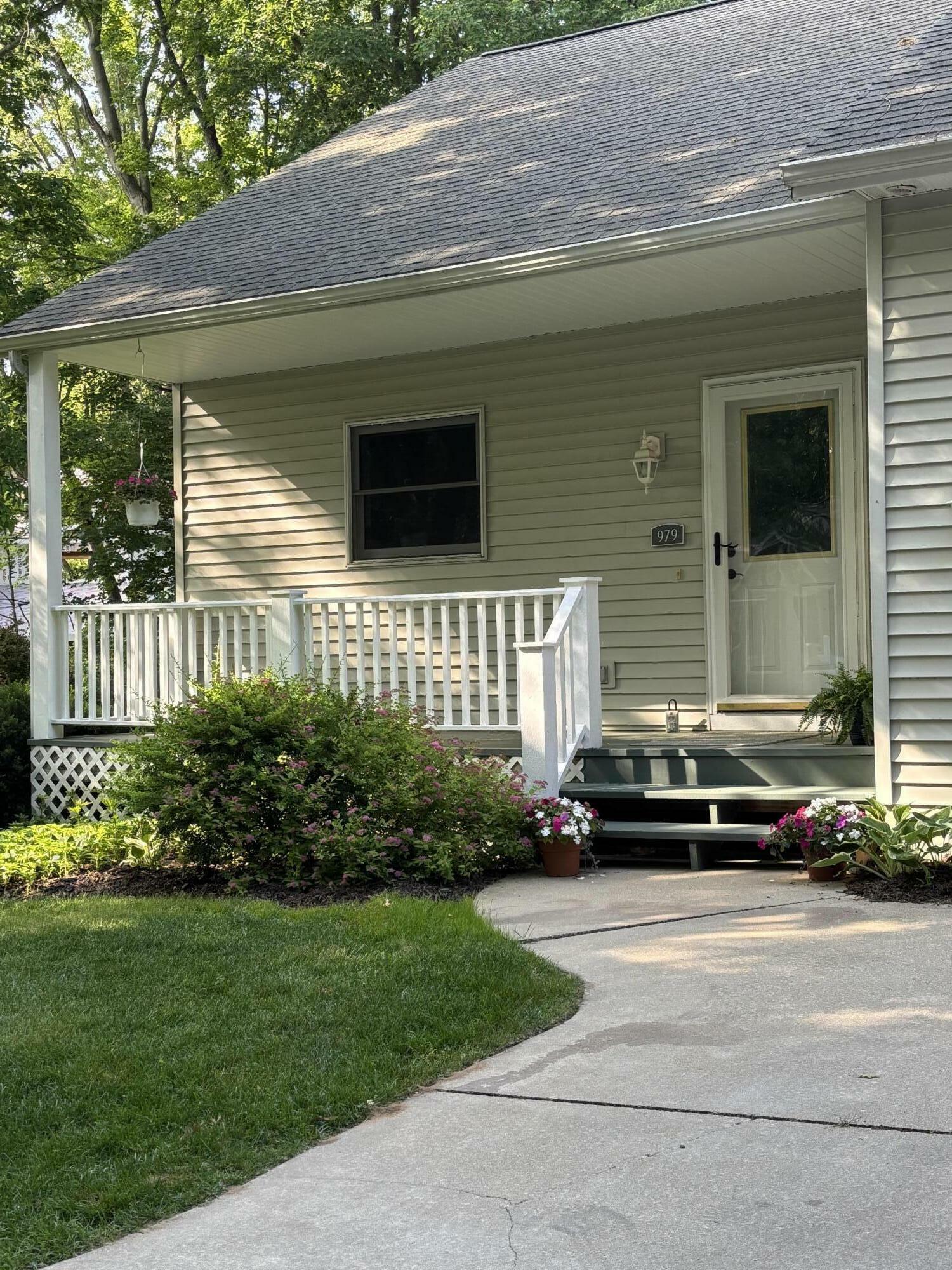 Property Photo: 979 Maple Woods Drive MI 49453