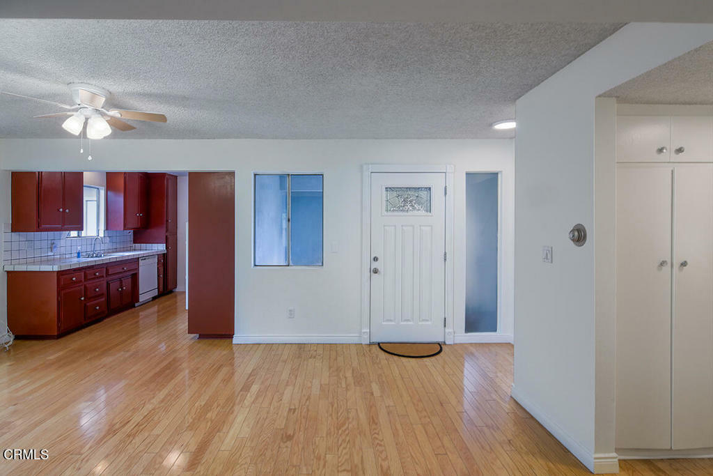 Property Photo:  8955 Oneida Avenue  CA 91352 