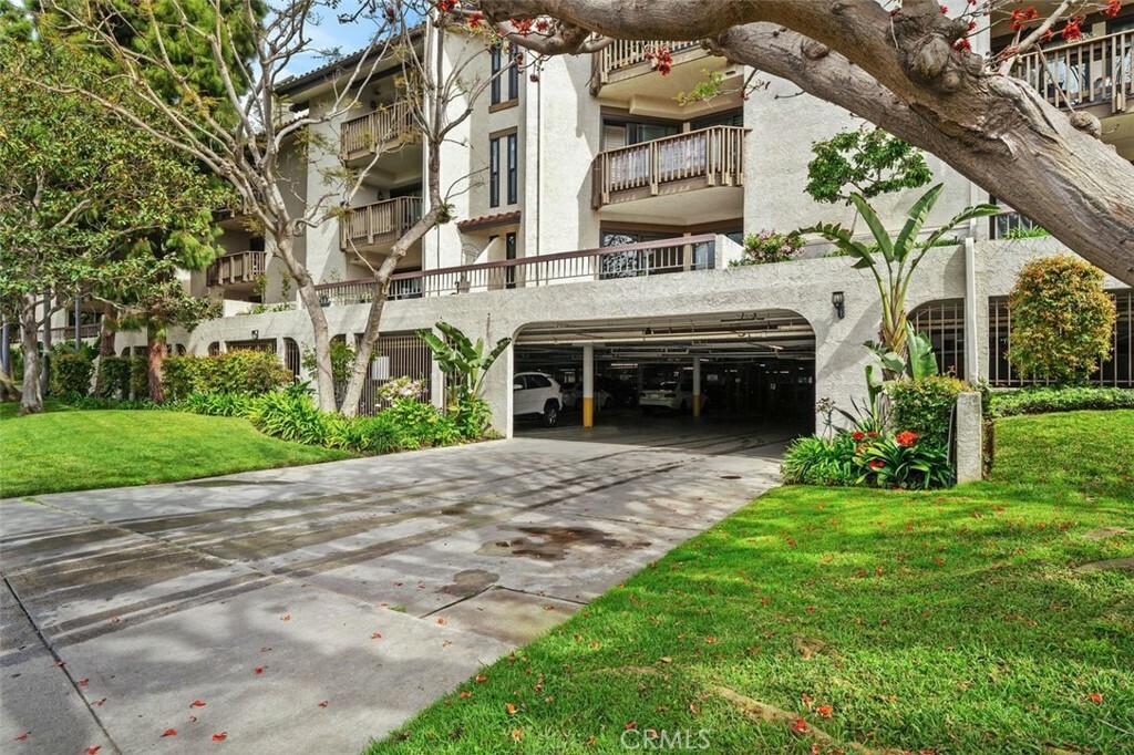 Property Photo:  8600 Tuscany Avenue 209  CA 90293 