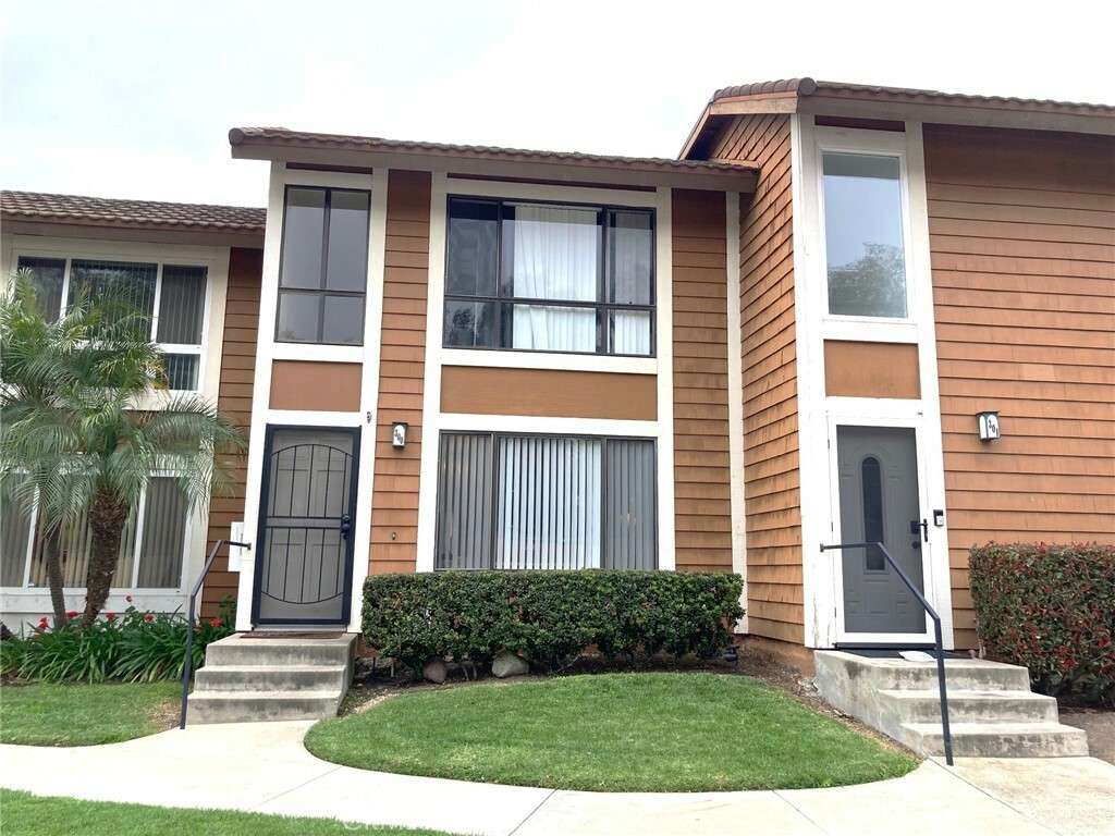 Property Photo:  
