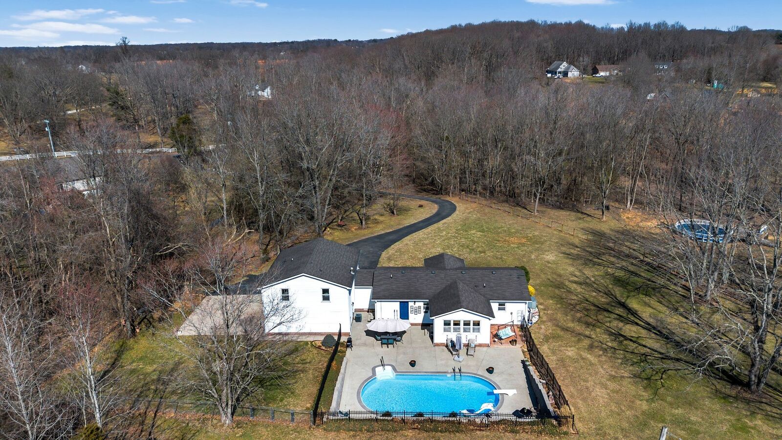 Property Photo:  489 Calista Rd  TN 37188