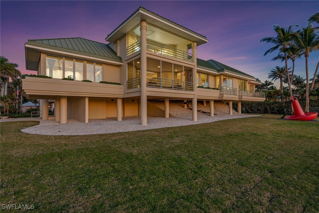 Property Photo: 30 3rd Avenue S FL 34102