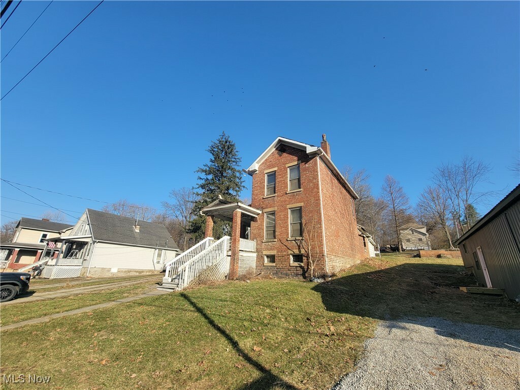 Property Photo: 1293 Sharon Avenue OH 43701