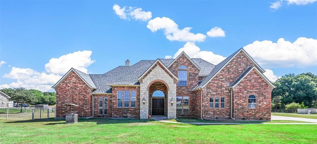 Property Photo:  176 S Bear Creek Lane  TX 76035 