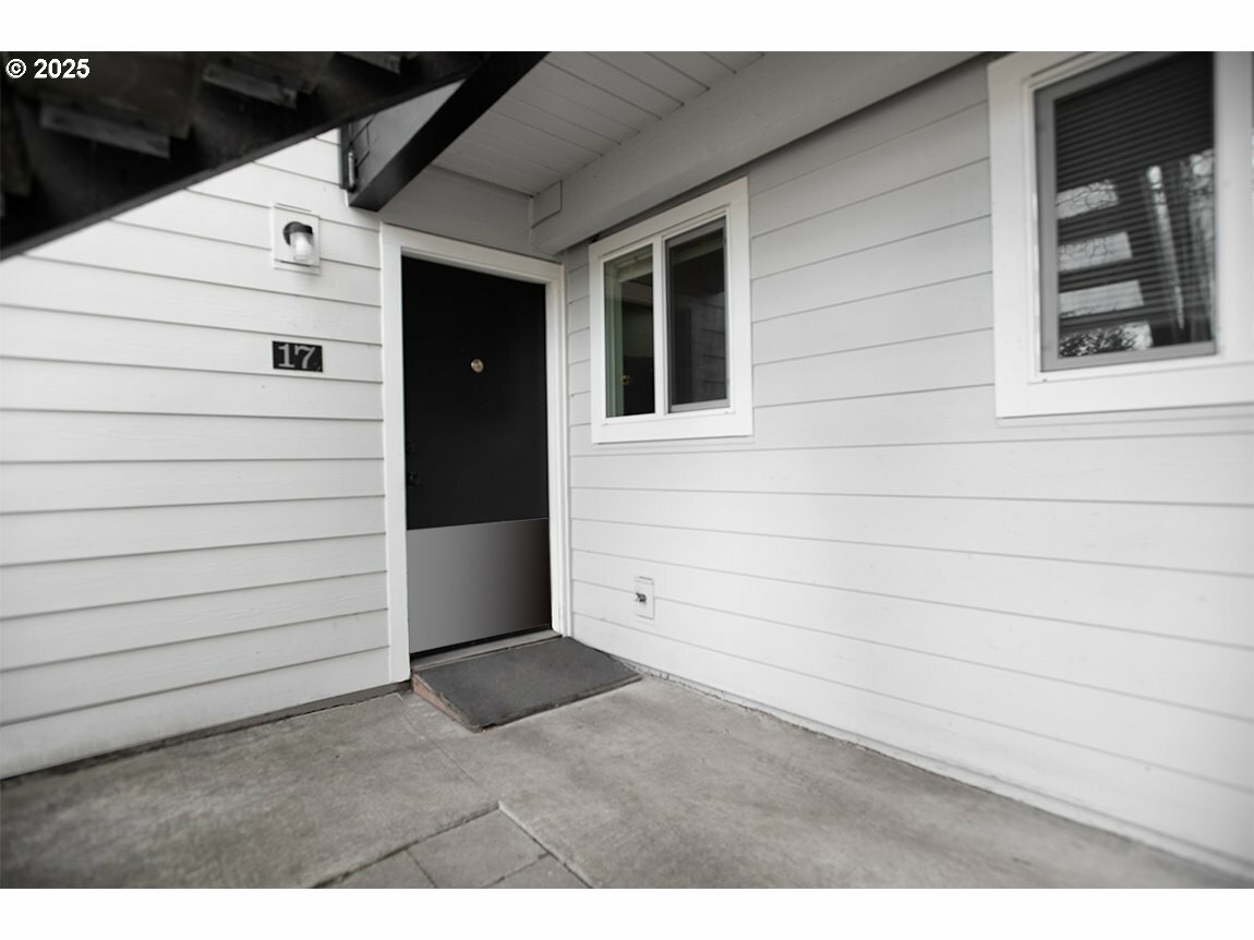 Property Photo: 5482 SW Alger Ave 17 OR 97005