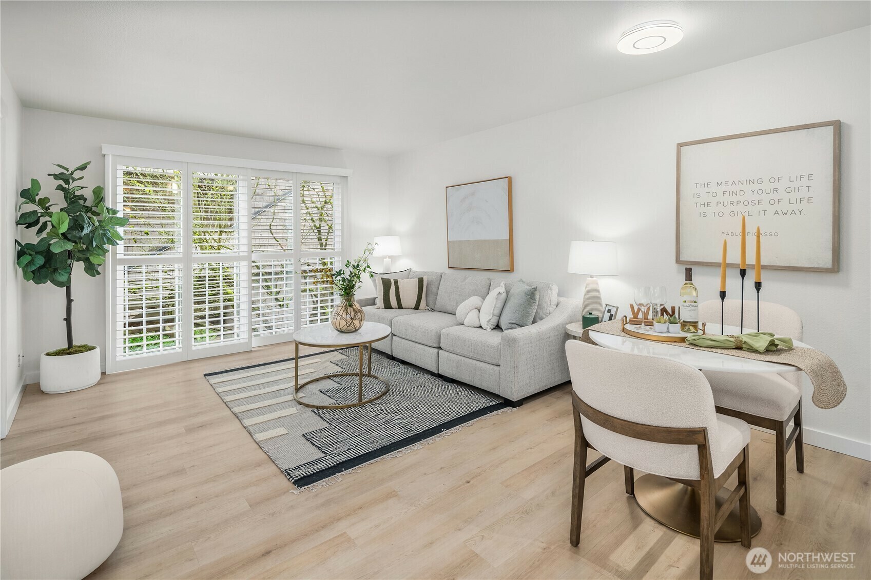 Property Photo: 800 N Allen Pl 204 WA 98103