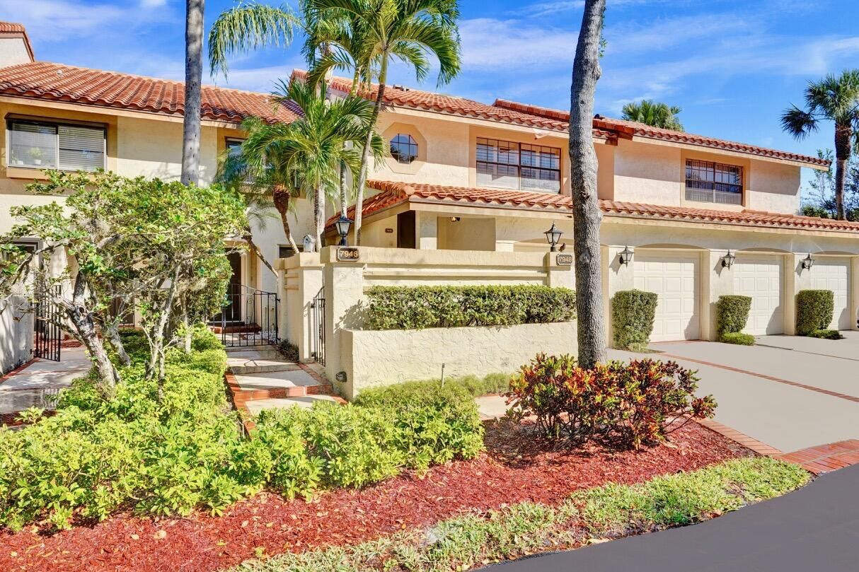 Property Photo: 7948 La Mirada Drive FL 33433