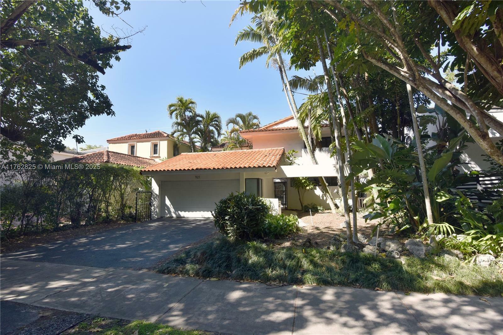 Property Photo:  921 Sunset Rd  FL 33143 