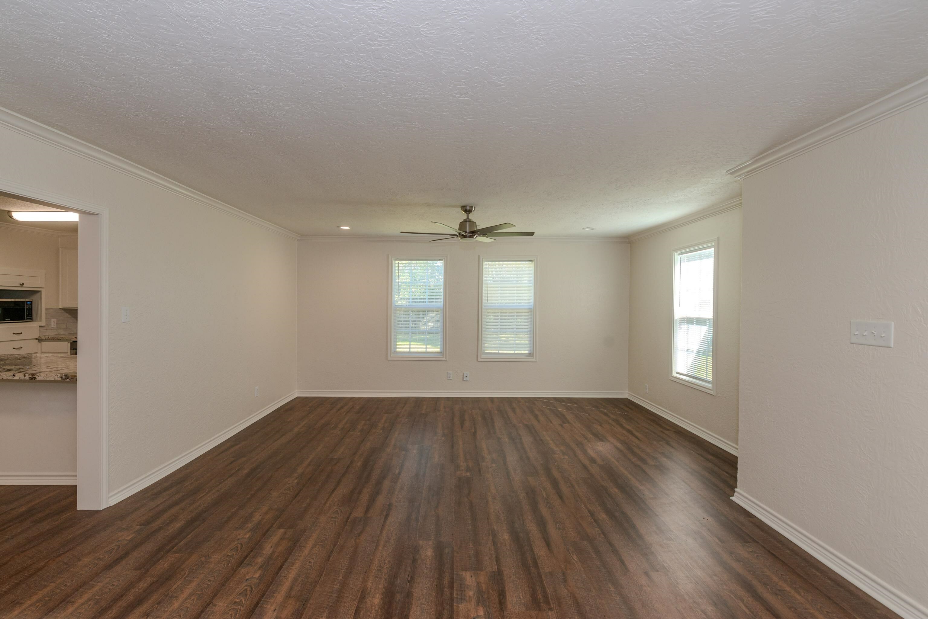 Property Photo: 495 Belvedere TX 77706