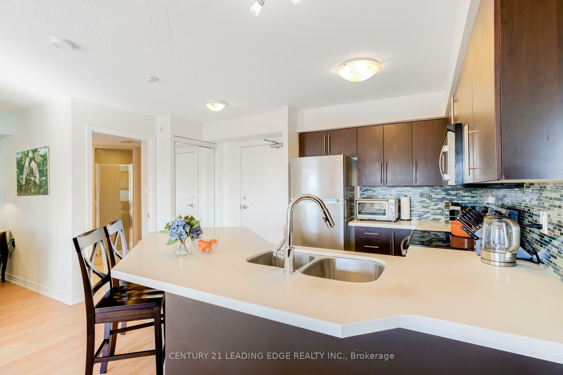 Photo de la propriété:  872 Sheppard Avenue W 509  ON M3H 5V5 