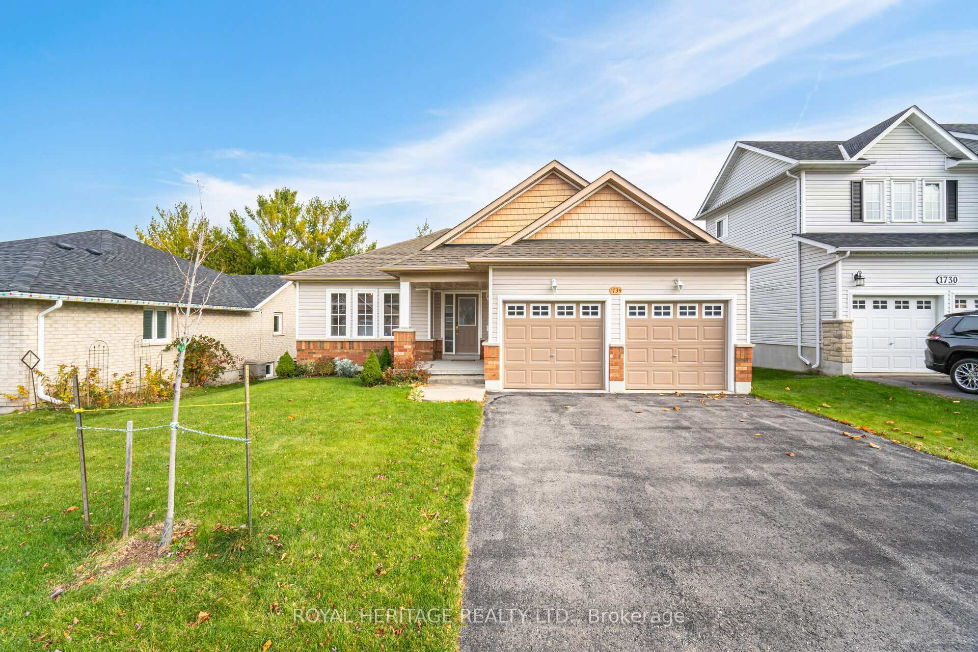 Property Photo: 1734 Ravenwood Drive ON K9K 2P6