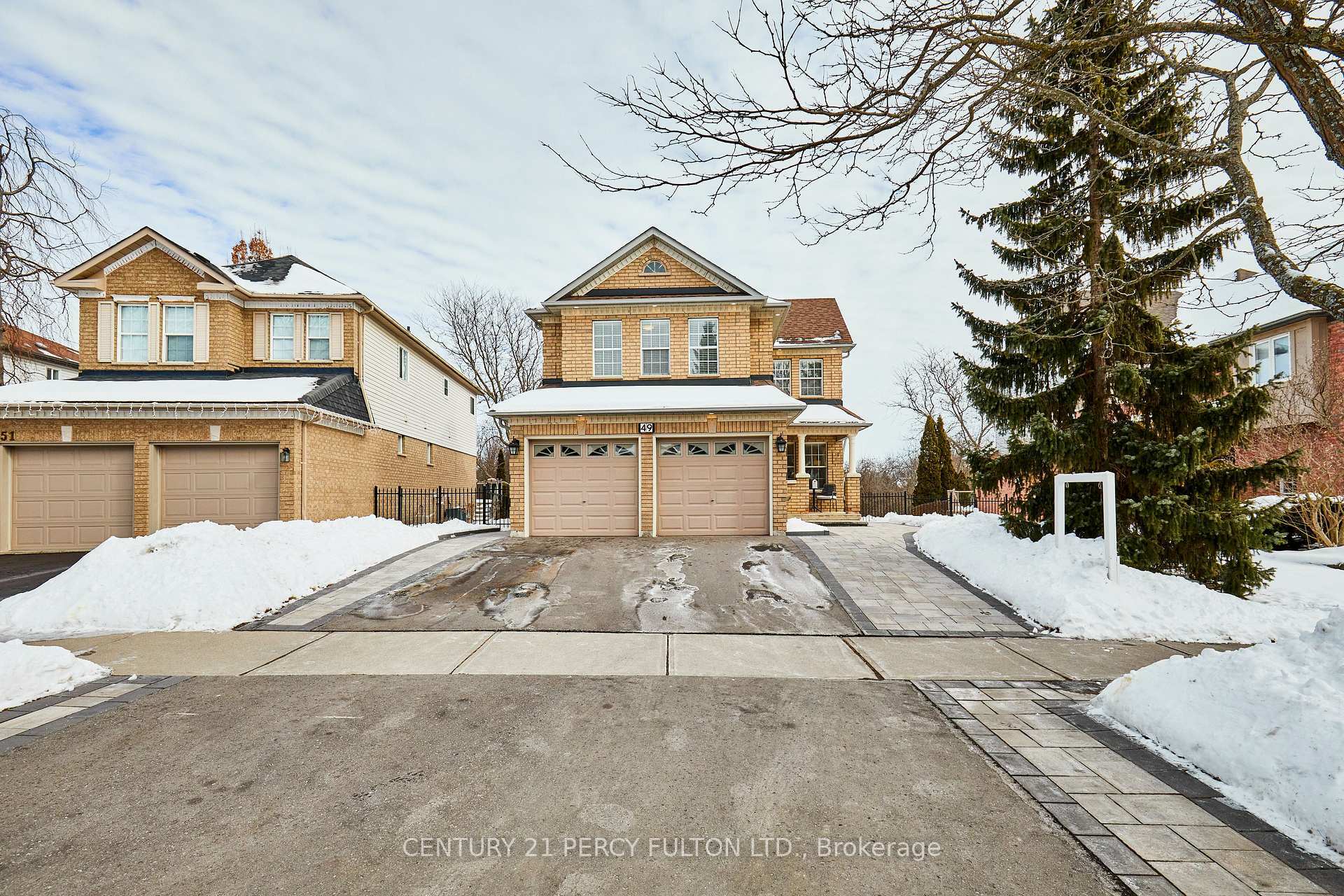 Property Photo:  49 Wetherburn Drive  ON L1P 1M7 