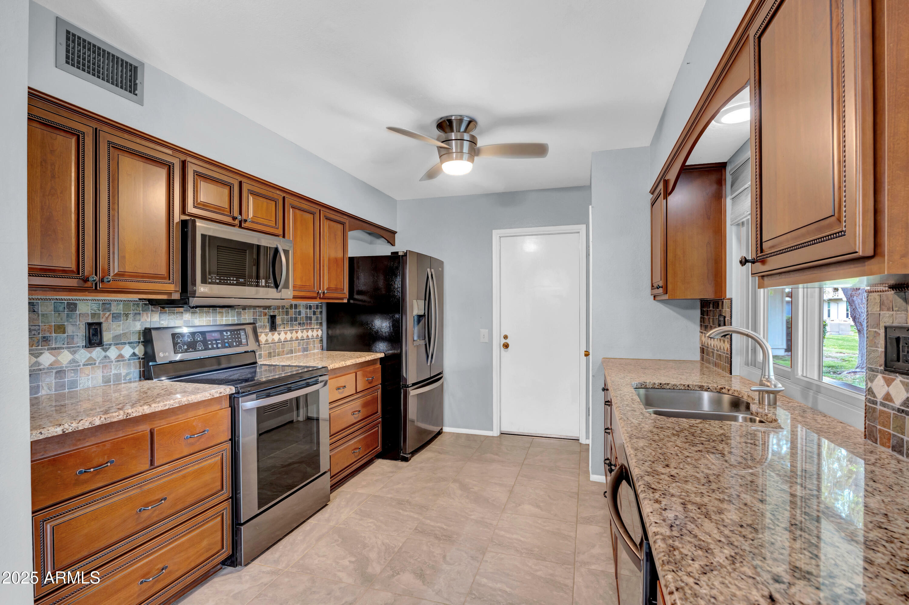 Property Photo: 9809 W Pleasant Valley Road AZ 85351