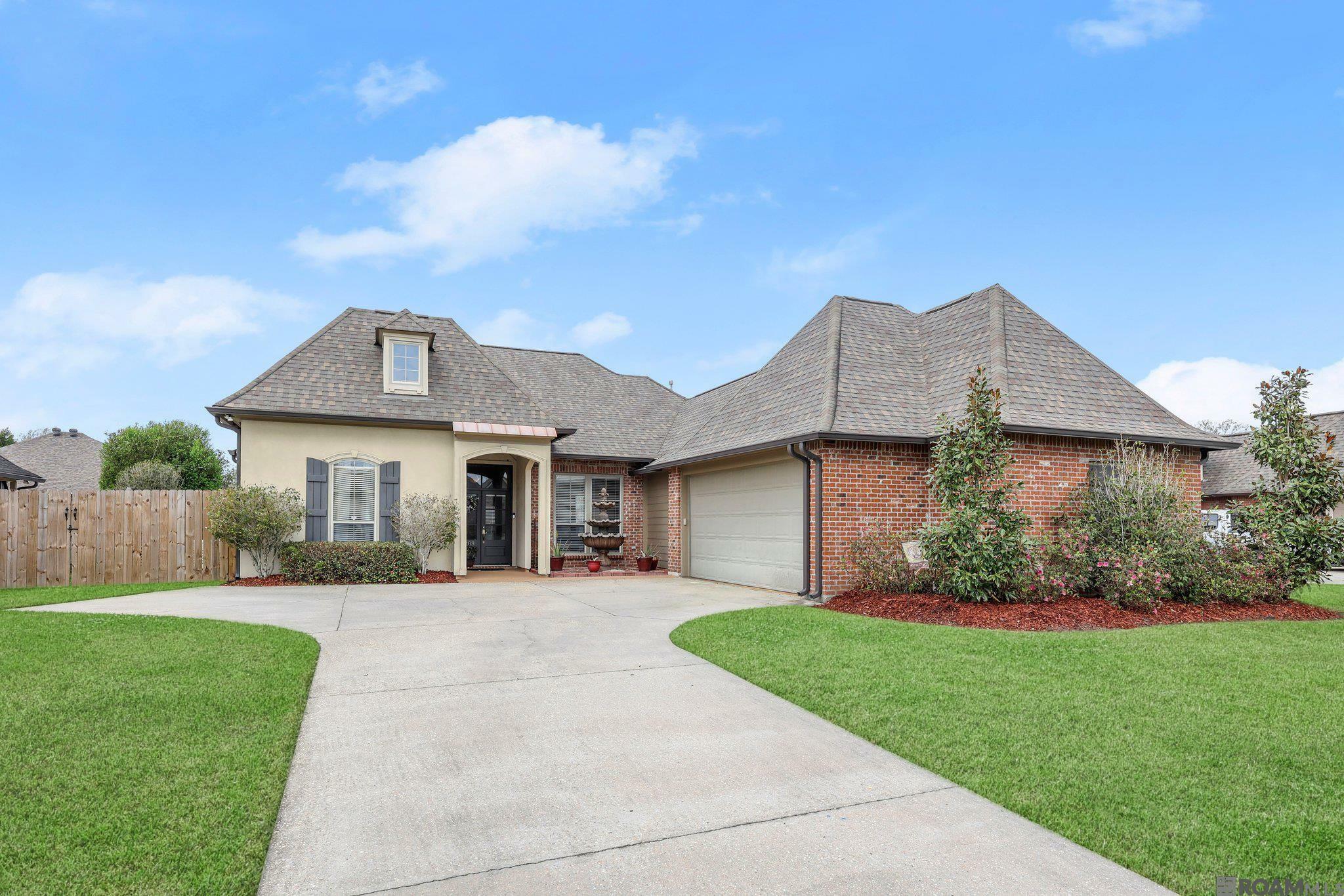 Property Photo: 13209 Dutchtown Lakes Dr LA 70734