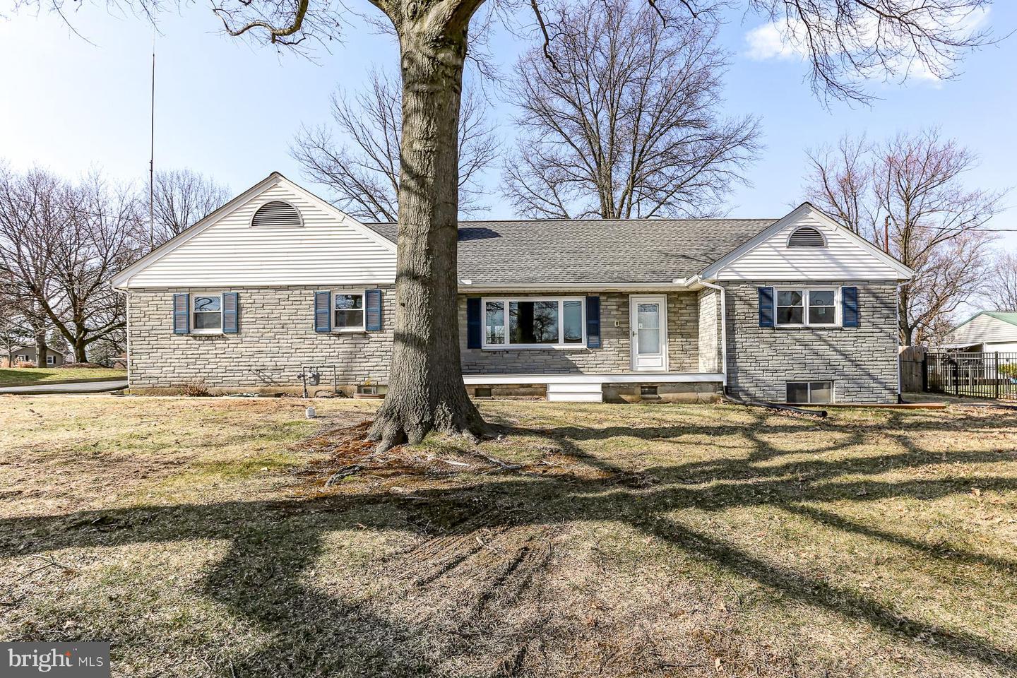Property Photo:  239 Stonemill Drive  PA 17022 