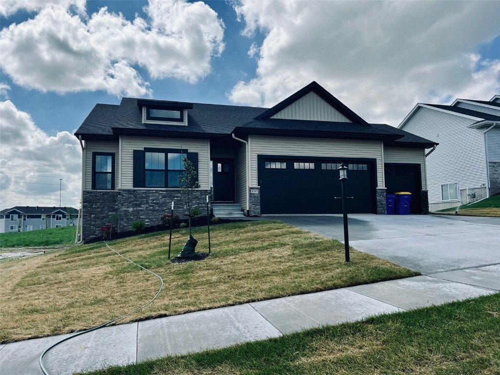 Property Photo: 1317 E Gable Way IA 52317