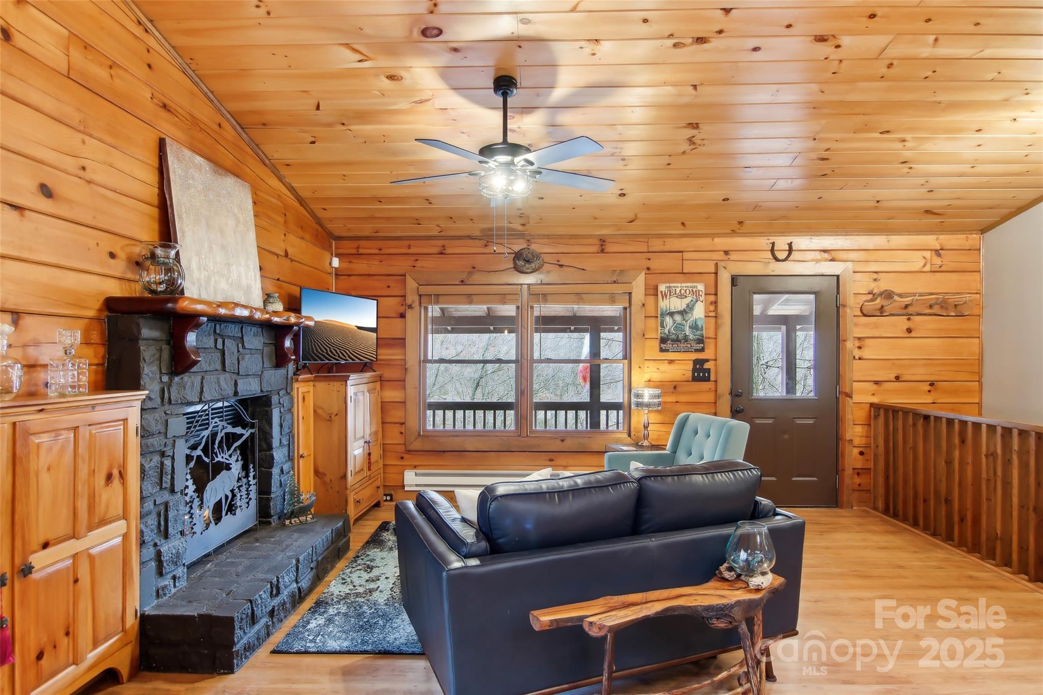 Property Photo: 680 Creekside Drive NC 28751