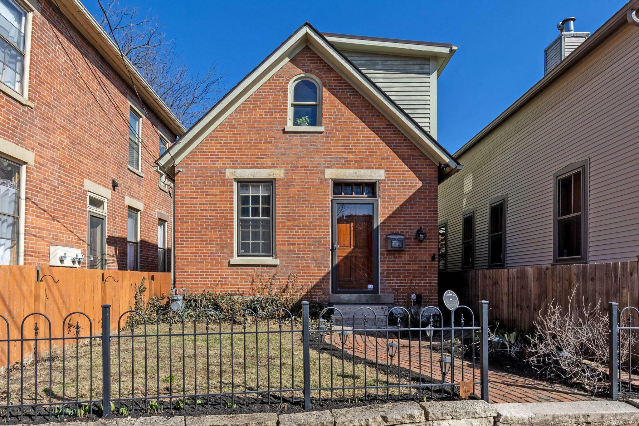 Property Photo: 682 Mohawk Street OH 43206