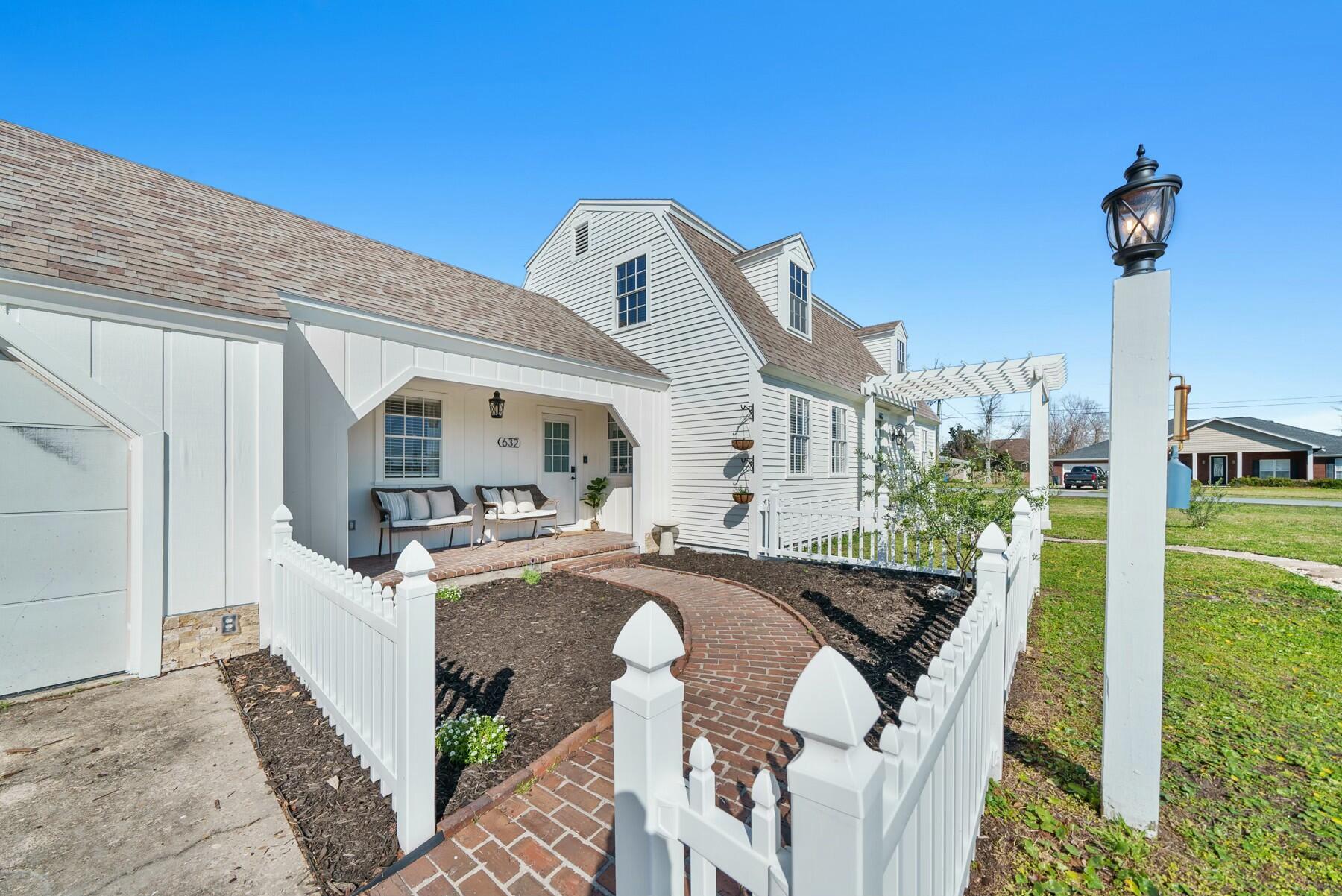 Property Photo:  632 Mount Holyoke Street  FL 32444 