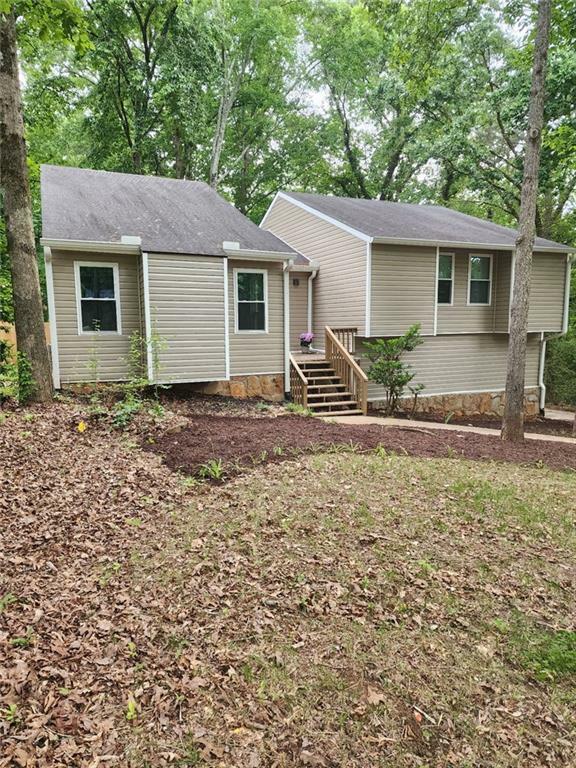 Property Photo: 6739 Valley Court GA 30135