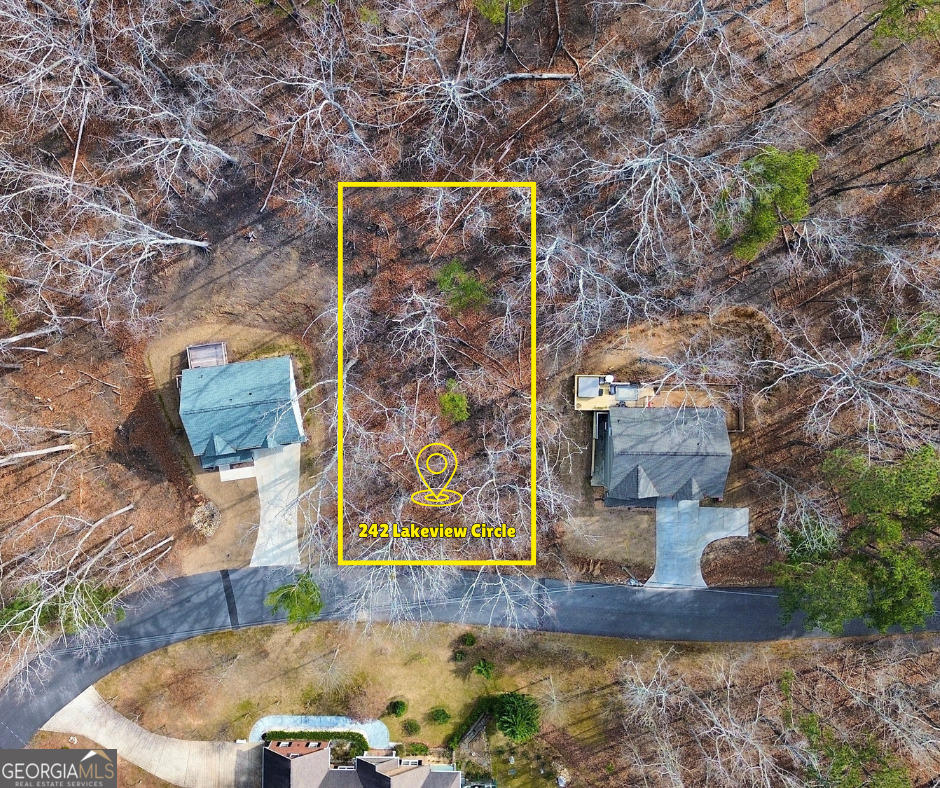 Property Photo: 242 Lakeview Circle GA 30183